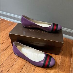 Gucci Women's Purple Flats with Signature Stripes